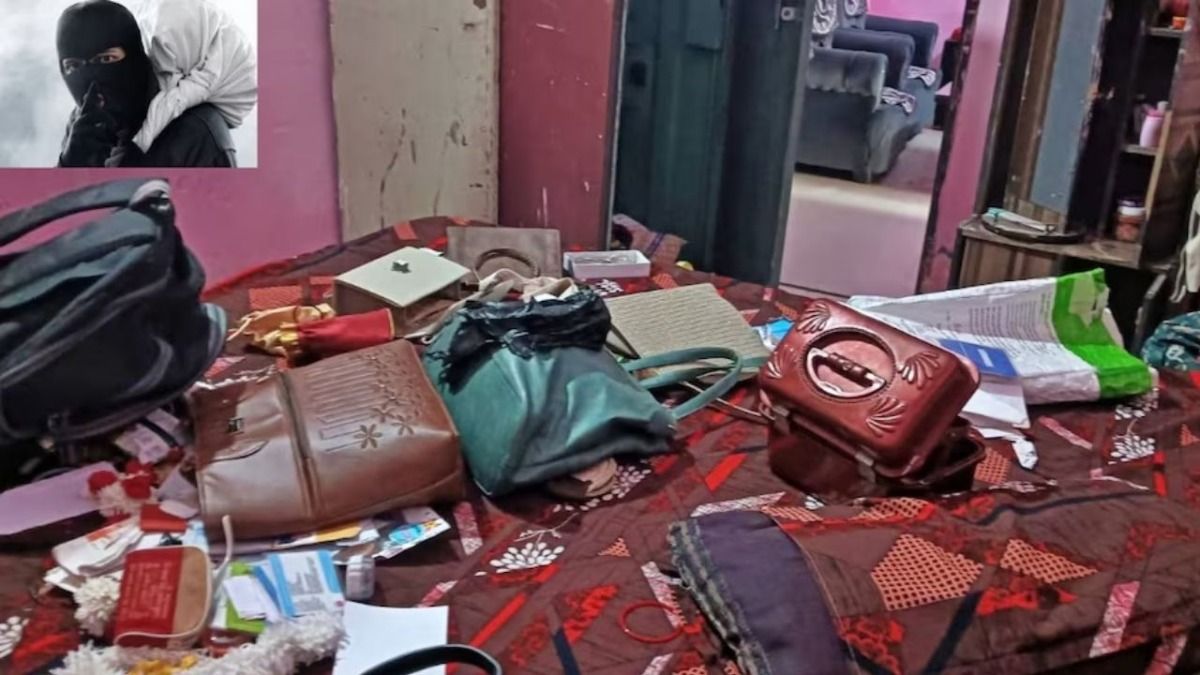 Theft at a house in the North Railway Colony, Agra Cantt