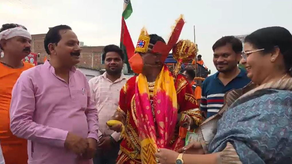 कांवड़ ले जाने वाले बॉबी निंगुआ