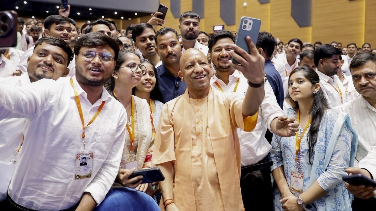 Yogi Adityanath with Youth (Photo/PTI File)