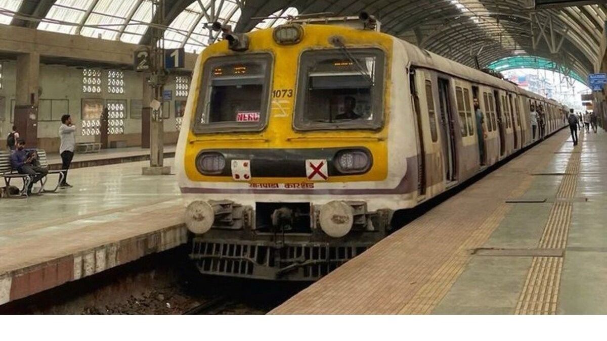 Electronic Interlocking at 21 Stations