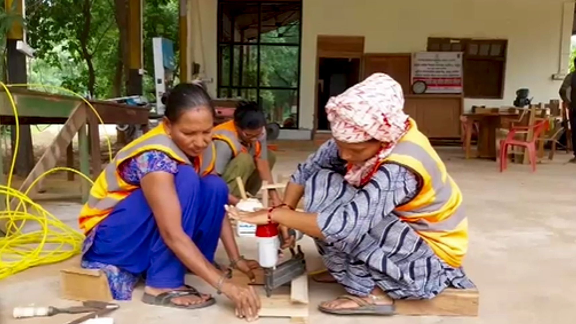  Maharashtra's Chandrapur Women Break Stereotypes with Carpentry Skills