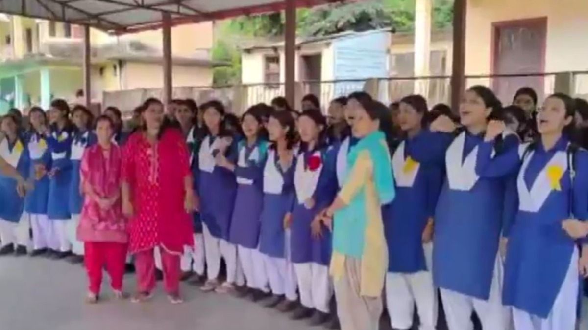 Students Demanding the Recruitment of Teachers