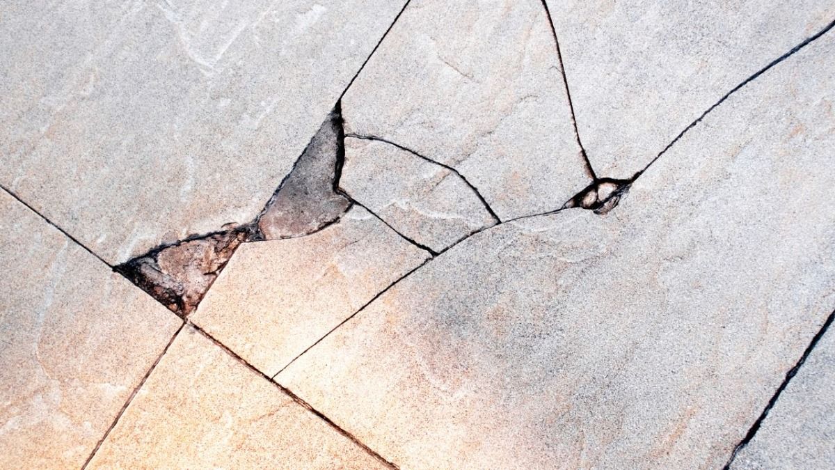 tile grout cracks