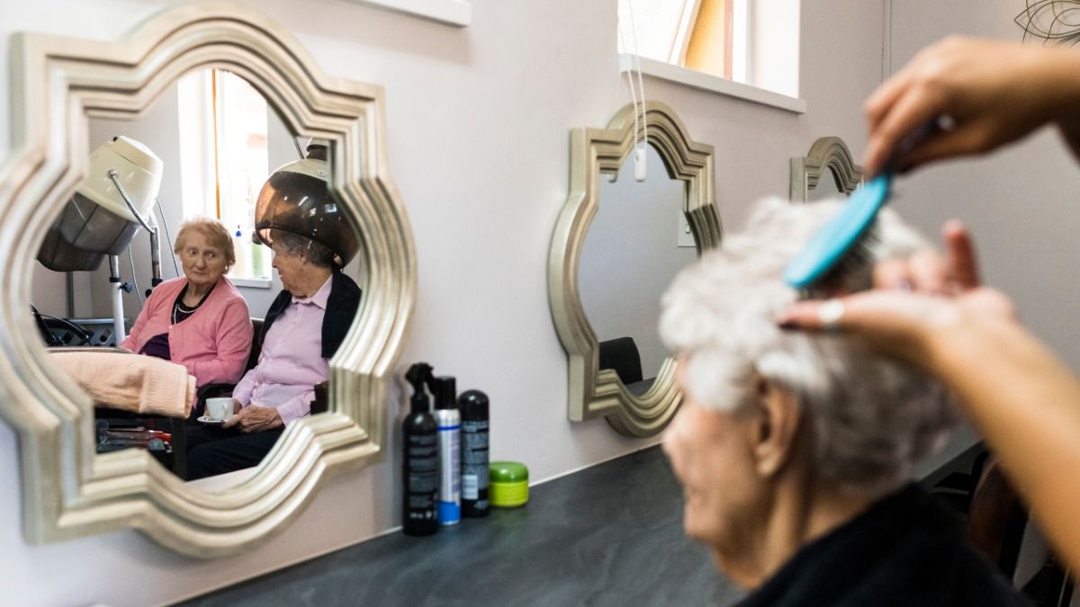 75 year old woman spent Rs 4 crores on beauty salon