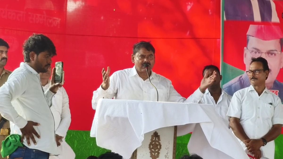 सपा के राष्ट्रीय महासचिव इंद्रजीत सरोज