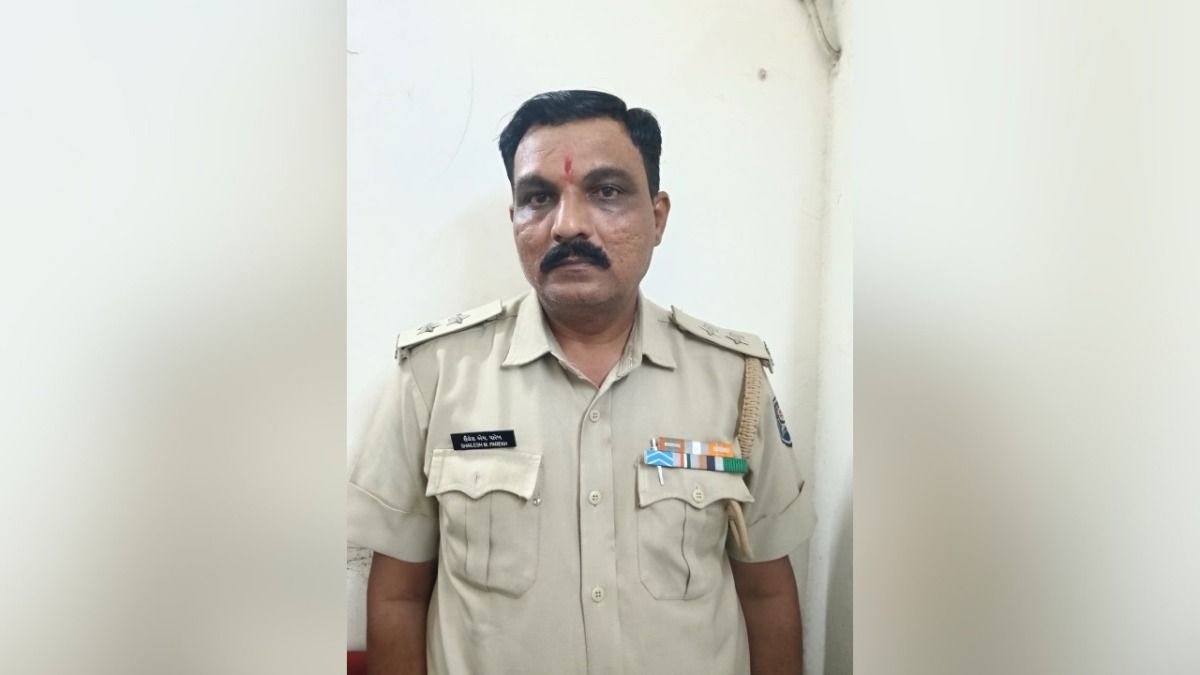 आरोपी  सिक्योरिटी ऑफिसर