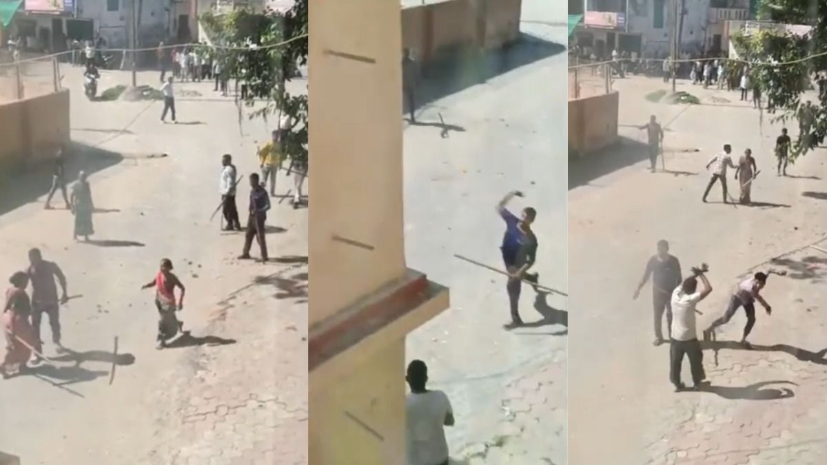 पत्थरबाजी करते हुए लोग