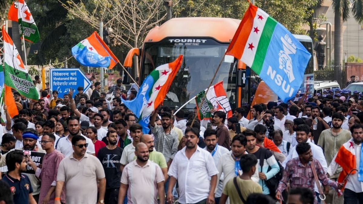 Congress workers protest in New Delhi
