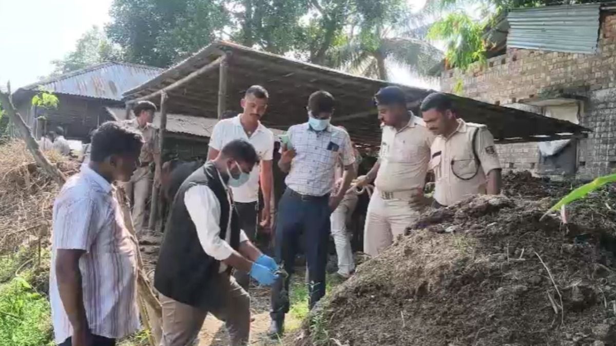 Police investigating the incident in Madhepura