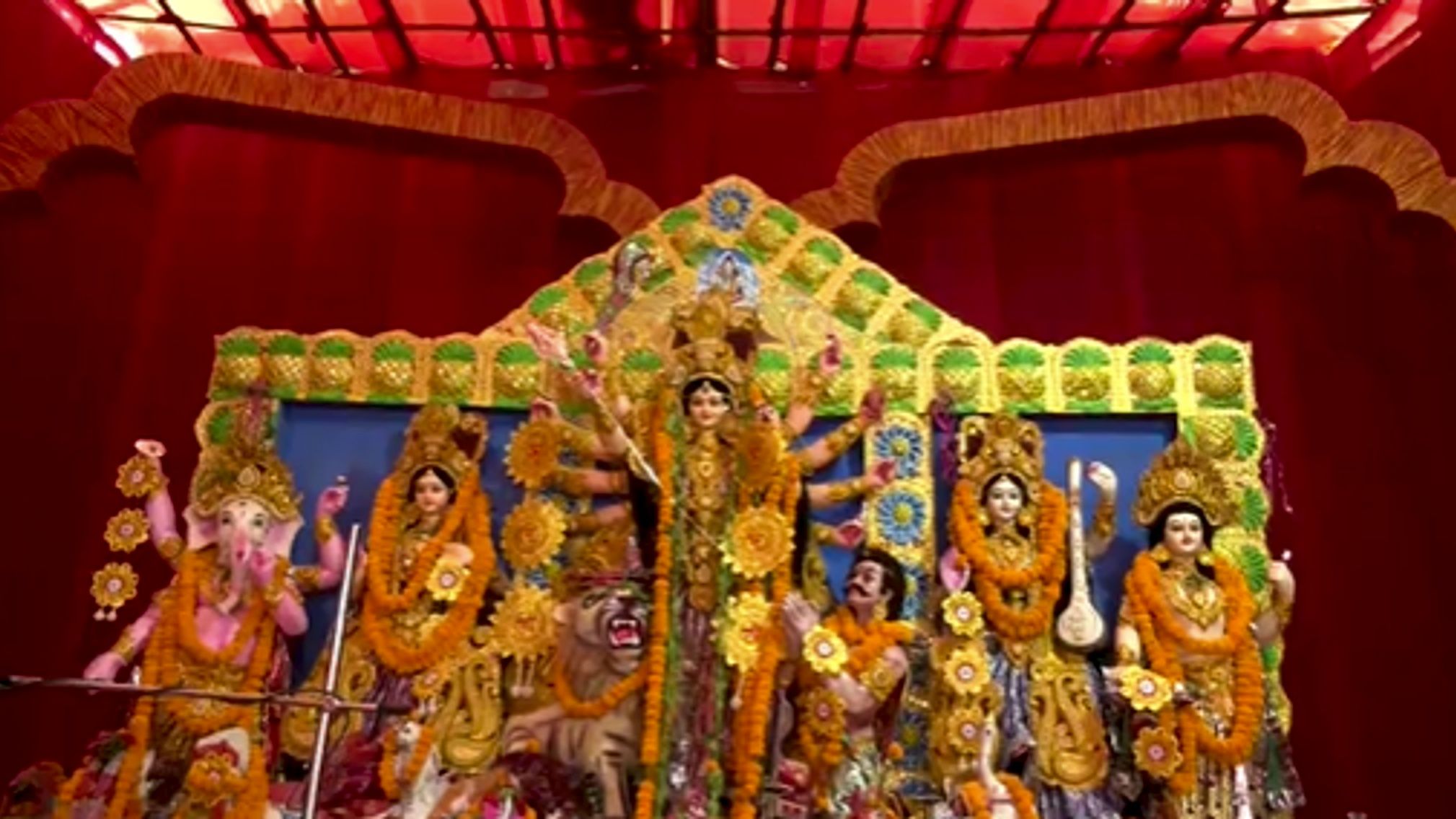 जयपुर में 110 किलो से अधिक रोली-मोली के धागों से सजा पंडाल
