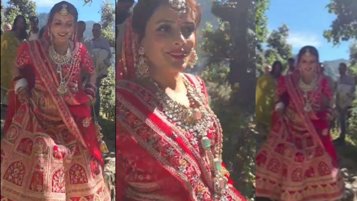 Bride Walks in Wedding Lehenga video Viral