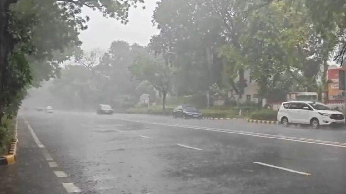 Delhi-NCR received moderate rainfall on October 29 morning as the IMD issued a yellow alert, forecasting a generally cloudy sky with spells of rain, thunderstorms and gusty winds. (File photo)