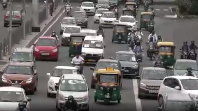 सड़क हादसों को रोकने के लिए इंजीनियरिंग के छात्र तैयार किया सॉफ्टवेयर 