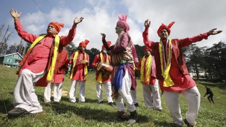 सैलानियों से गुलजार हुआ पटनी टॉप