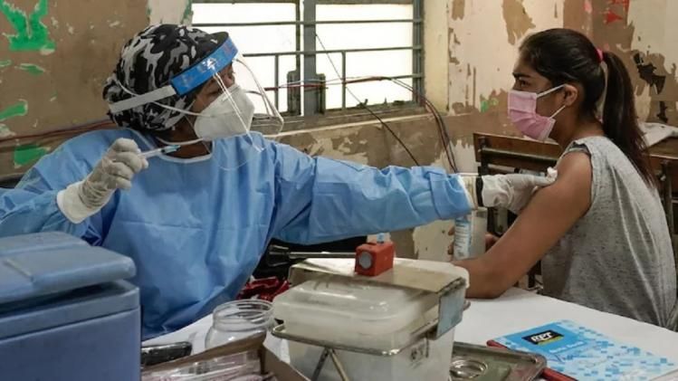 मिशन वैक्सीनेशन ने देश में पकड़ी रफ्तार. (फोटो-PTI)