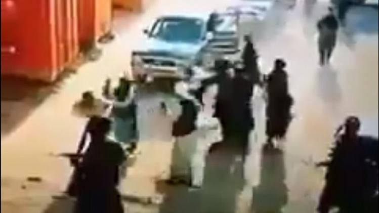 सोशल मीडिया पर वायरल हो रही है तस्वीर.