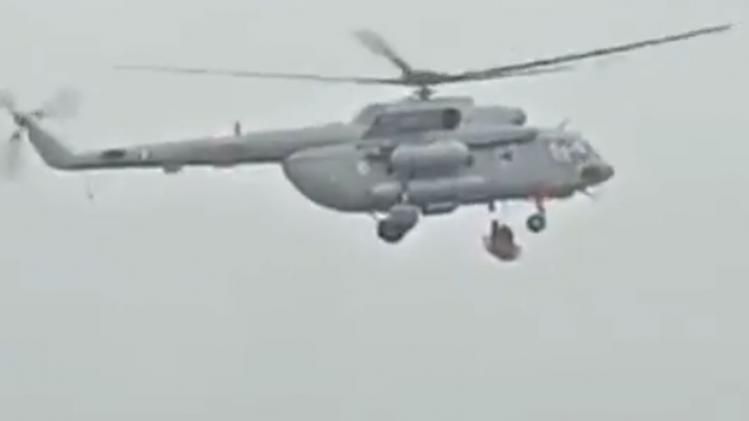 रेस्क्यू ऑपरेशन पर लगी वायुसेना 