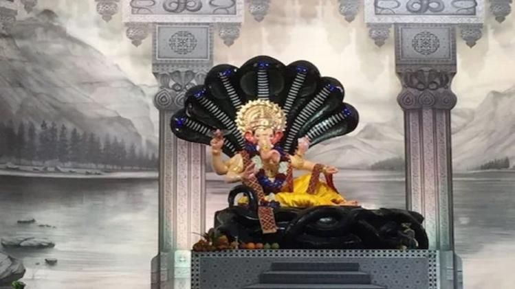 मुंबई के लालबागचा राजा.