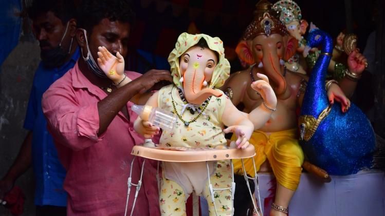 महाराष्ट्र में गणेश चतुर्थी पर कोरोना का साया. (फोटो-PTI)