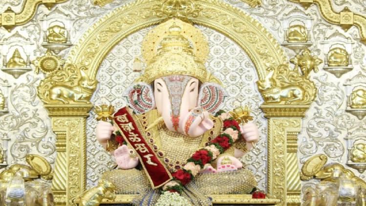 दगडू सेठ मंदिर में भगवान गणपति की प्रतिमा.