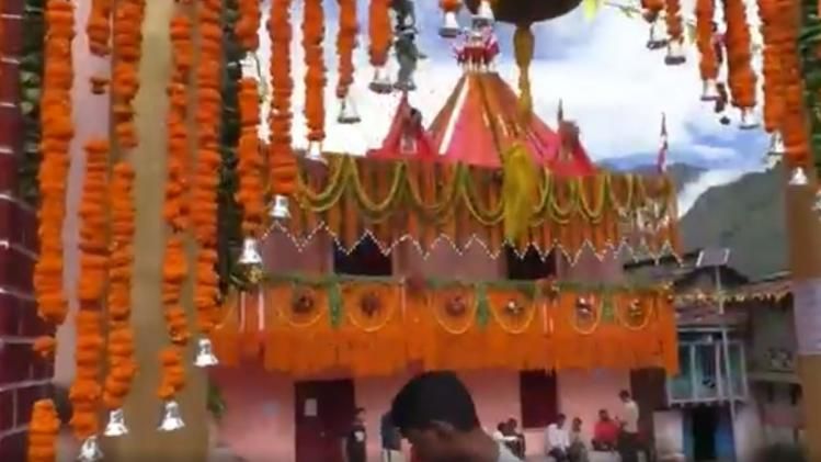 फूलकोट मेले में आस्था के रंग दिखाई दे रहे हैं