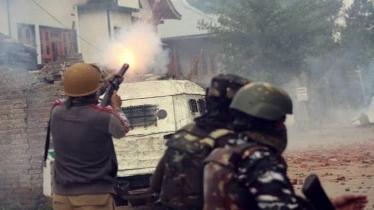  pulwama police station grenade fired 