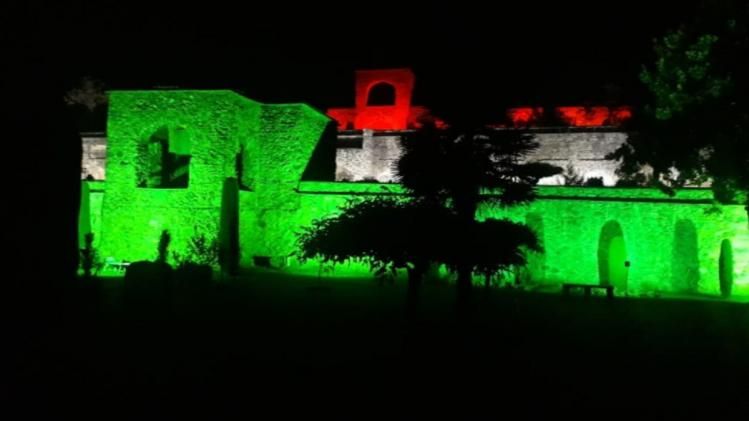 100 करोड़ वैक्सीन डोज के कीर्तिमान का जश्न