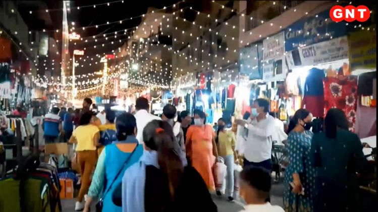 People shopping at Delhi Lajpat nagar market for Diwali