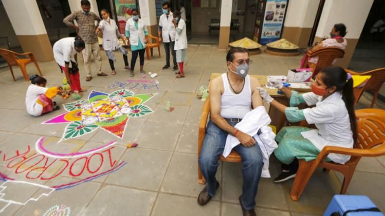 कोरोना काल में भारत की 'वैक्सीन क्रांति'