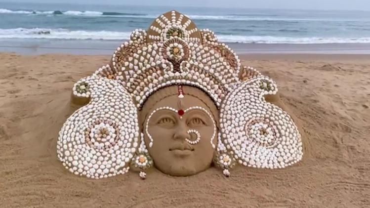 महाअष्टमी के दिन देश के मंदिरों में धूम