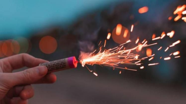 क्या अस्थमा फैलाने वाले पटाखे भारत भेज रहा है चीन?