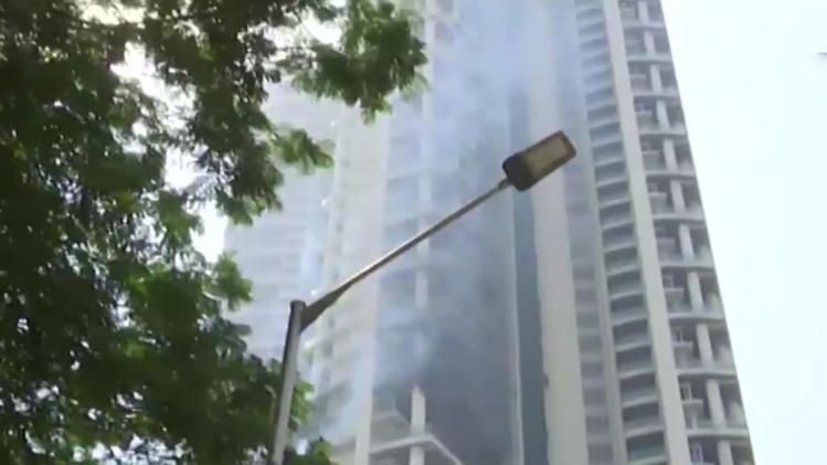 इमारत की 19वीं मंजिल पर लगी आग