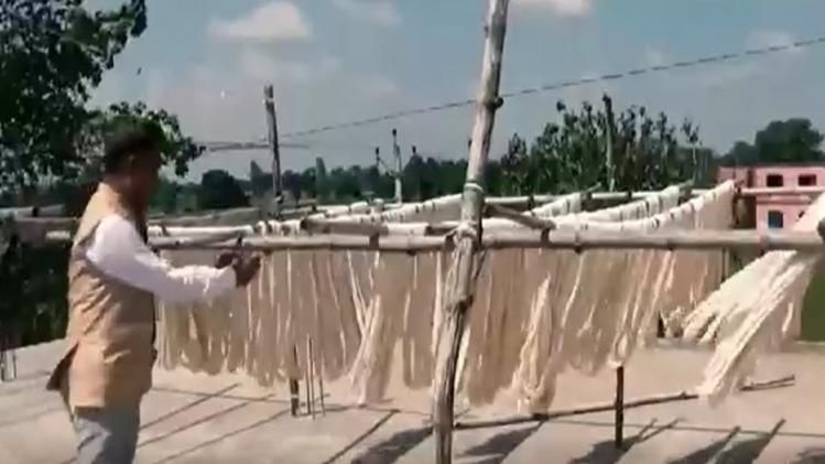 खादी क्रांति ला रहे हैं रामसागर यादव.