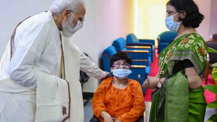 PM Modi interacts with Chhavi Agarwal