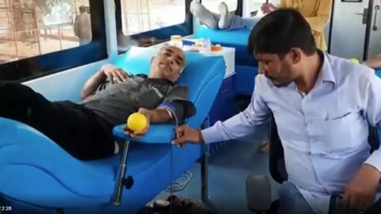 अबतक सुरेंद्र ने 210 बार किया रक्त दान 