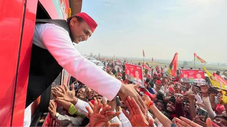 controversy statement of Akhilesh Yadav