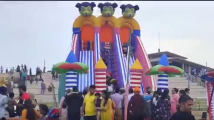 Saputara is buzzing with tourists