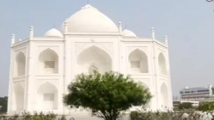 ताजमहलनुमा घर. 