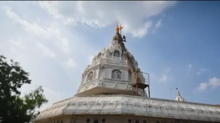 sleeping hanuman temple 