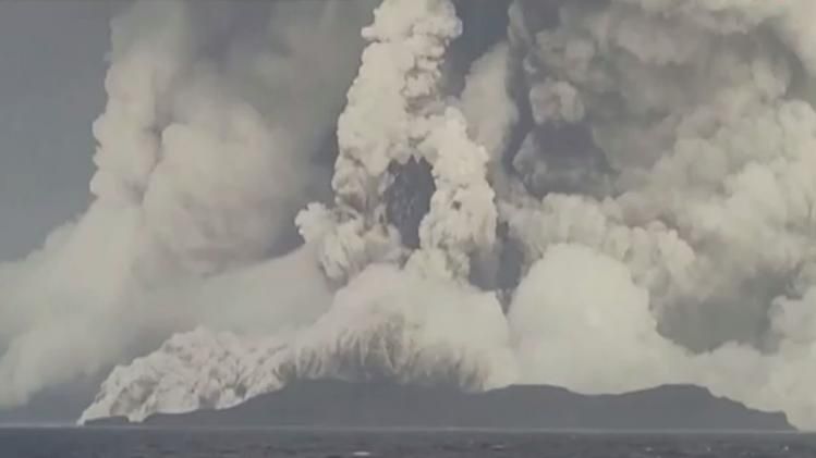 टोंगा में ज्वालामुखी विस्फोट 
