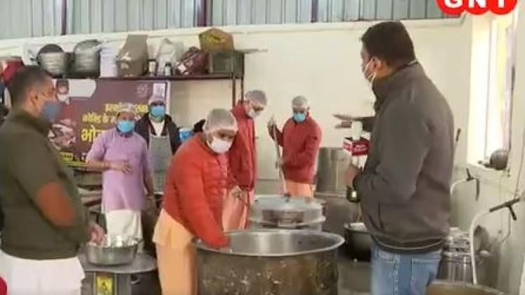इस्कॉन मंदिर कर रहा कोरोना मरीजों की मदद, हर रोज 6 हजार जरूरतमंदों को मिल रहा खाना