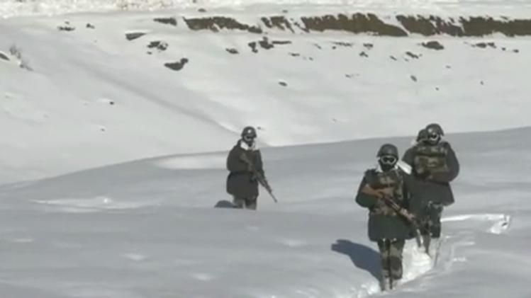 देश की रक्षा को तत्पर जवान