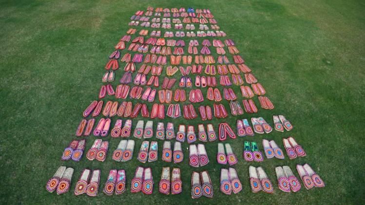 pm modi gift jute shoes
