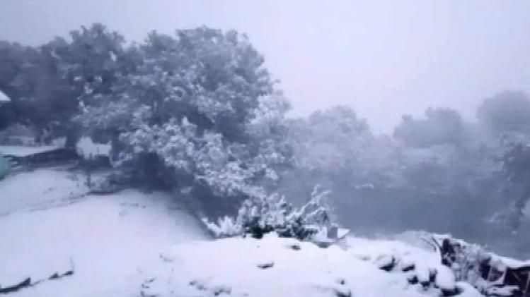 बर्फबारी