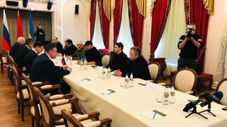 Ukraine delegation talks with Russia 