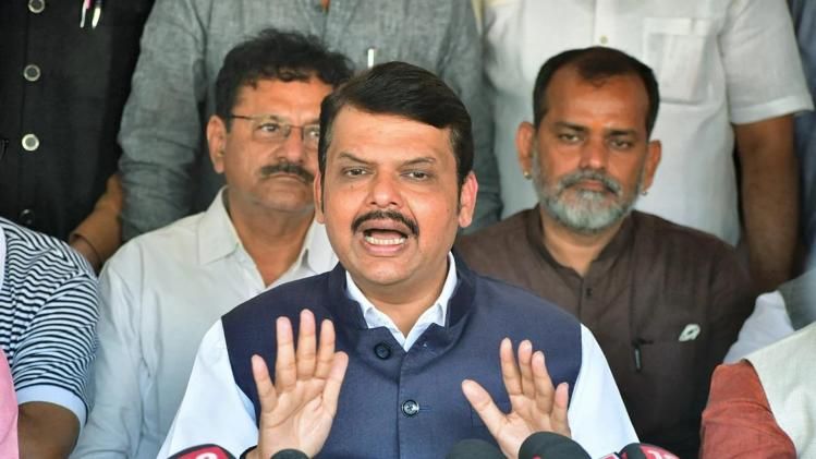 devendra fadnavis on hanuman chalisa row