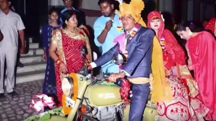 wedding on bullet viral video