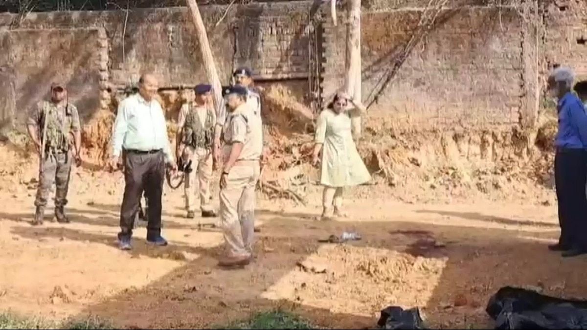 કોંગ્રેસના પૂર્વ નેતા રાજમોહન પોલુ સહિત બેની હત્યાના કેસમાં તાજેતરમાં જેલમાંથી મુક્ત થયા હતા.