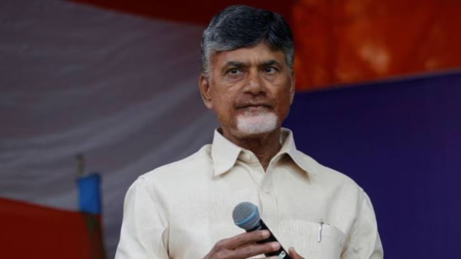 કિંગમેકર નાયડુ 28 વર્ષ પછી ફરી, હજુ પણ 16 બેઠકો... 'દેવ ગૌડા-ગુજરાલ' બન્યા PM! કિંગમેકર નાયડુ 28 વર્ષ પછી ફરી, હજુ પણ 16 બેઠકો... 'દેવ ગૌડા-ગુજરાલ' બન્યા PM!