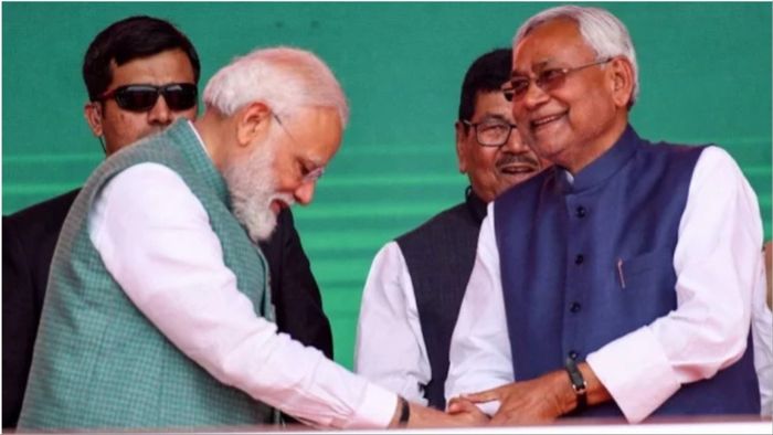 नरेंद्र मोदींना तिसऱ्यांदा पंतप्रधान बनवण्यात नितीश कुमार यांच्या जेडीयूने महत्त्वाची भूमिका बजावली आहे (फोटो- एएफपी)